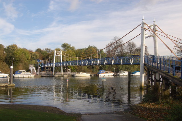 The_bridge_at_Teddington_Lock_-_geograph.org.uk_-_1021556